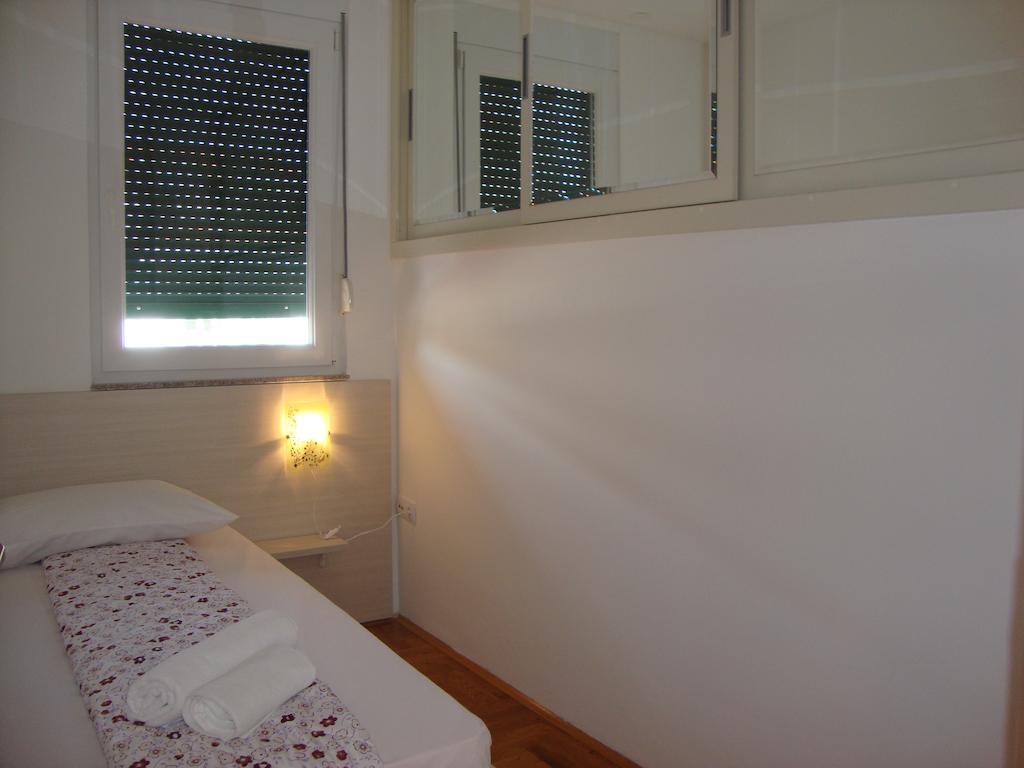 Apartments Marina Vodice Zimmer foto